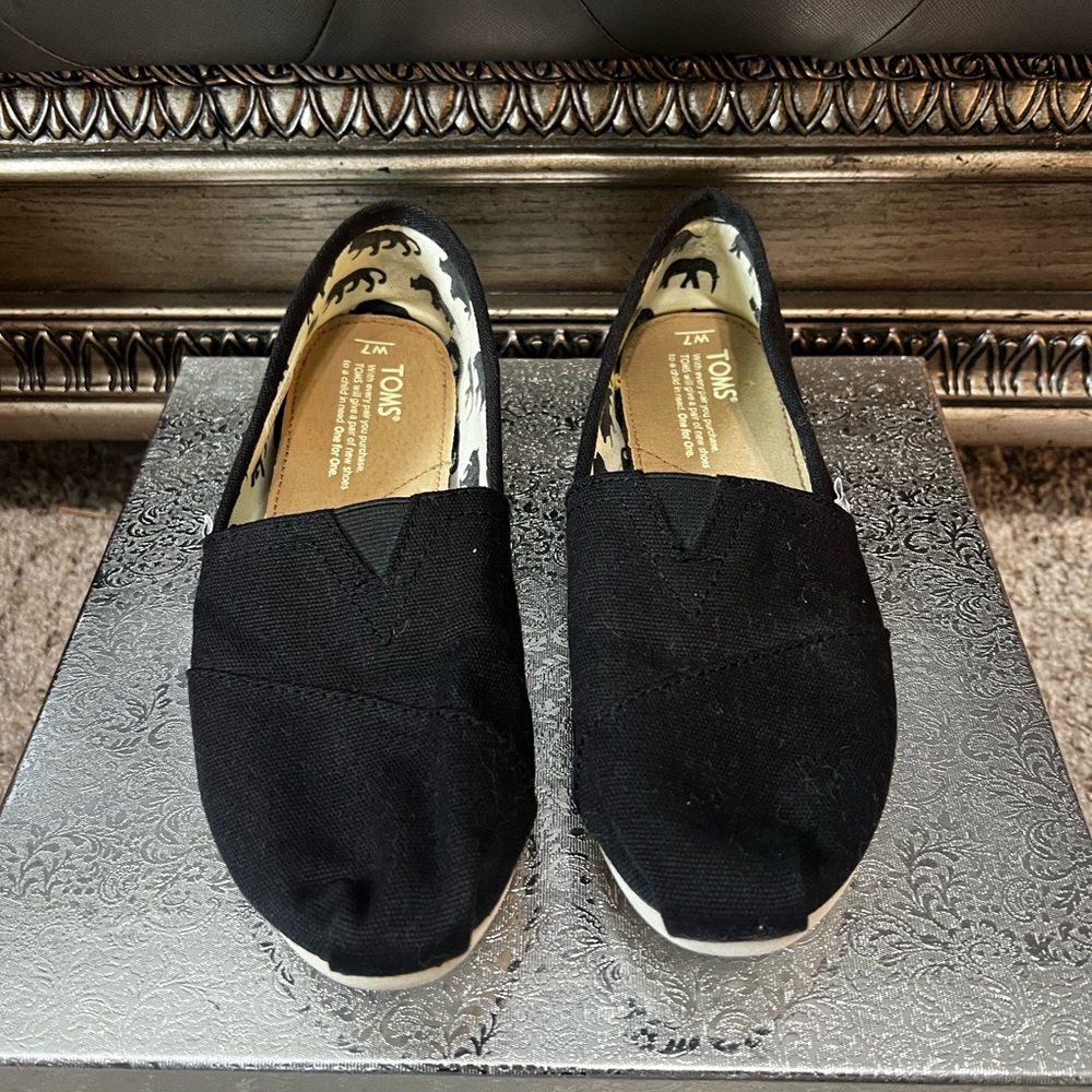 Toms Black Canvas Flats